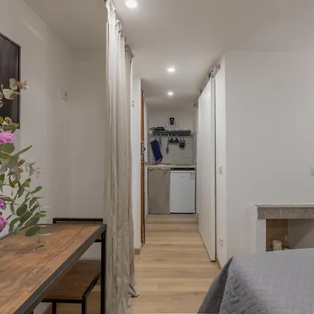 Iflat Small Studio In The Heart Of Trastevere * Rom