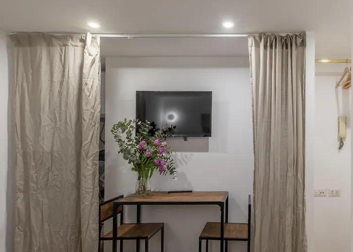 Iflat Small Studio In The Heart Of Trastevere *