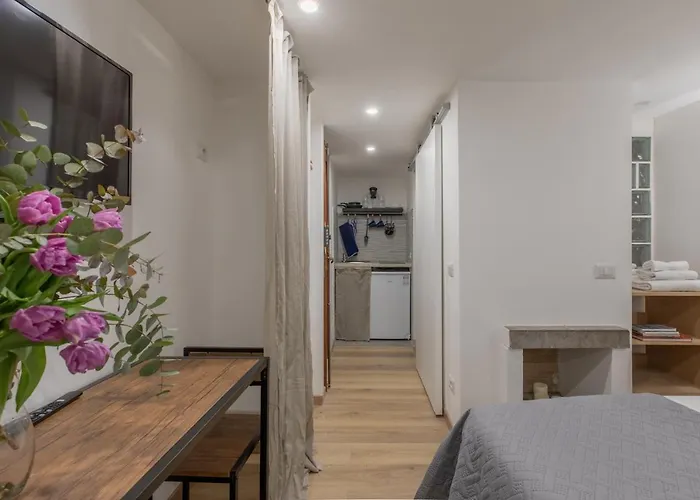 Iflat Small Studio In The Heart Of Trastevere * Rzym